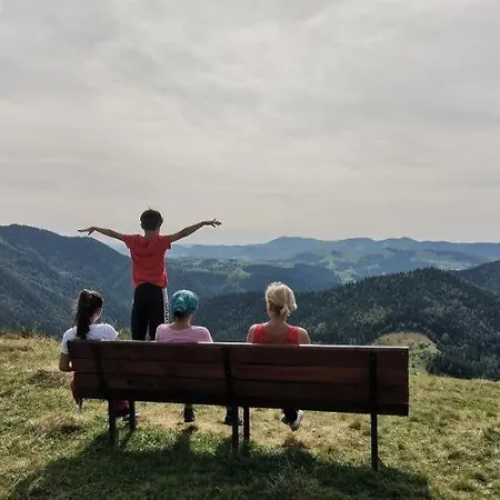 затишний будиночок біля річки Hébergement de vacances *