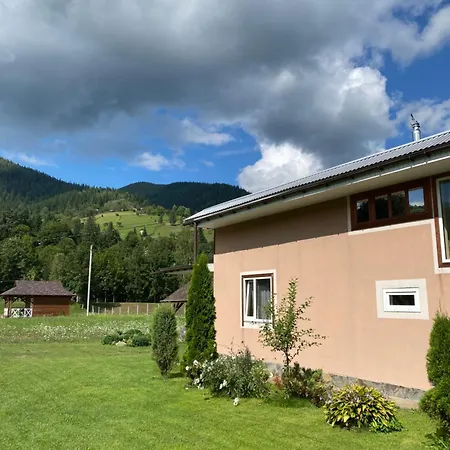 затишний будиночок біля річки Ferienhaus *